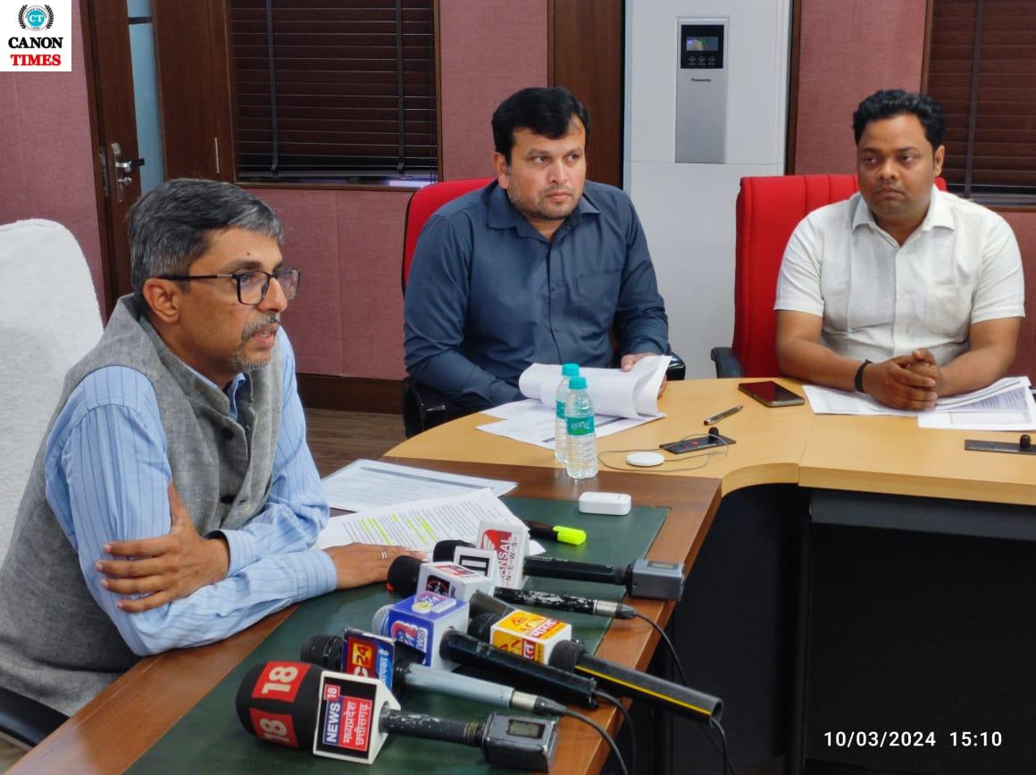 प्रधानमंत्री नरेंद्र मोदी